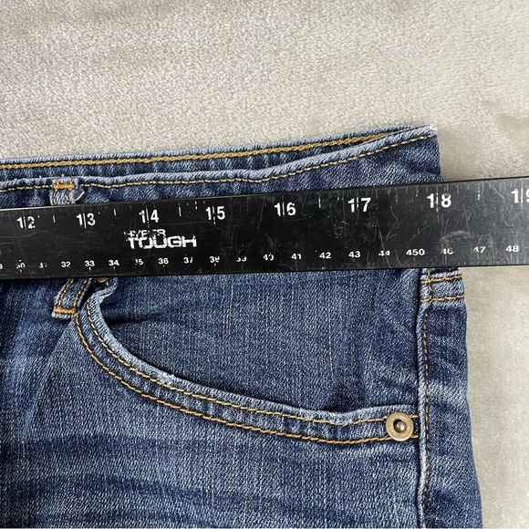 Ava & Viv Women's Distressed Blue Denim Shorts Size 16W - Picture 6 of 8